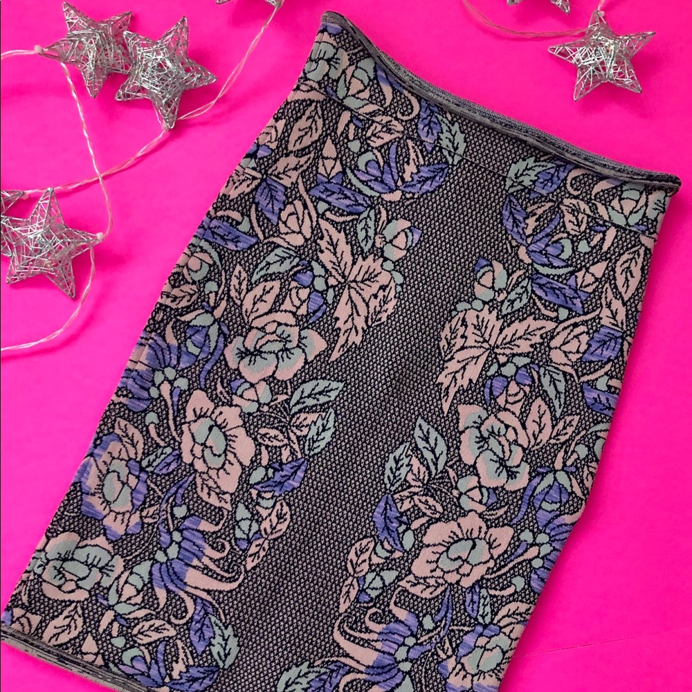 BCBGMAXAZRIA skirt. Size XXS. 🛍🛍